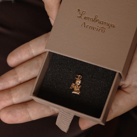 Praying Angel Pendant 19.2K Gold | Religiosas