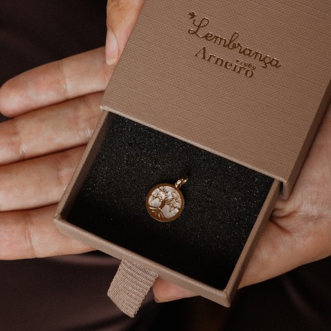 19.2K Gold Tree of Life Pendant with Mother-of-Pearl | Lembran�a