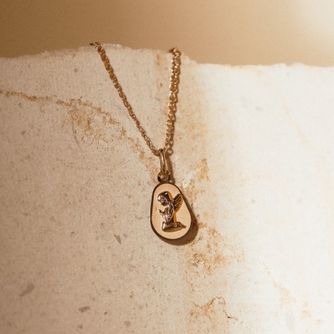 19.2K Gold Guardian Angel Pendant | Religiosas