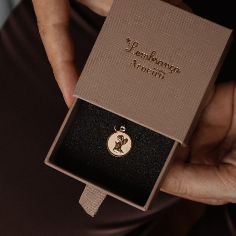 19.2K Gold Guardian Angel Pendant | Religiosas