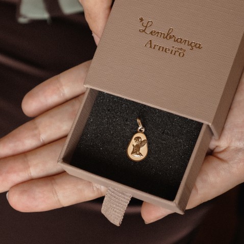 19.2K Gold Guardian Angel Pendant | Religiosas